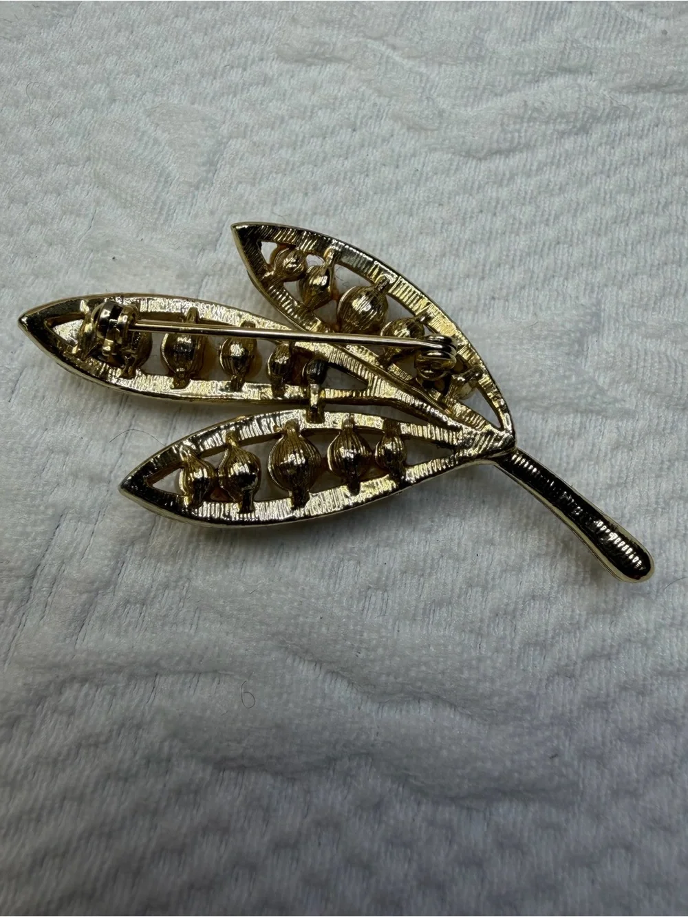 Vintage Gold Leaf brooch with Pearlescent Beads